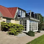 Child-friendly With Large Indoor Pool Vakantiehuis Otterup