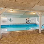 Child-friendly With Large Indoor Pool Feriehus *