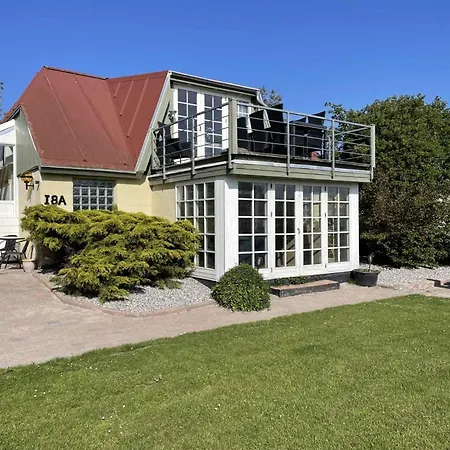 Child-friendly With Large Indoor Pool Ferienhaus