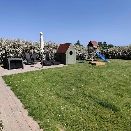 Child-friendly With Large Indoor Pool Holiday home *