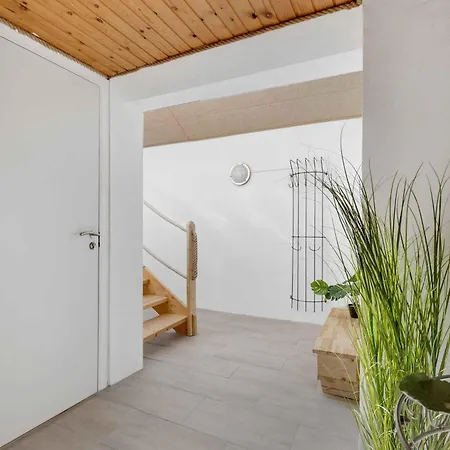 Child-friendly With Large Indoor Pool Otterup