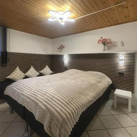 Child-friendly With Large Indoor Pool Ferienhaus